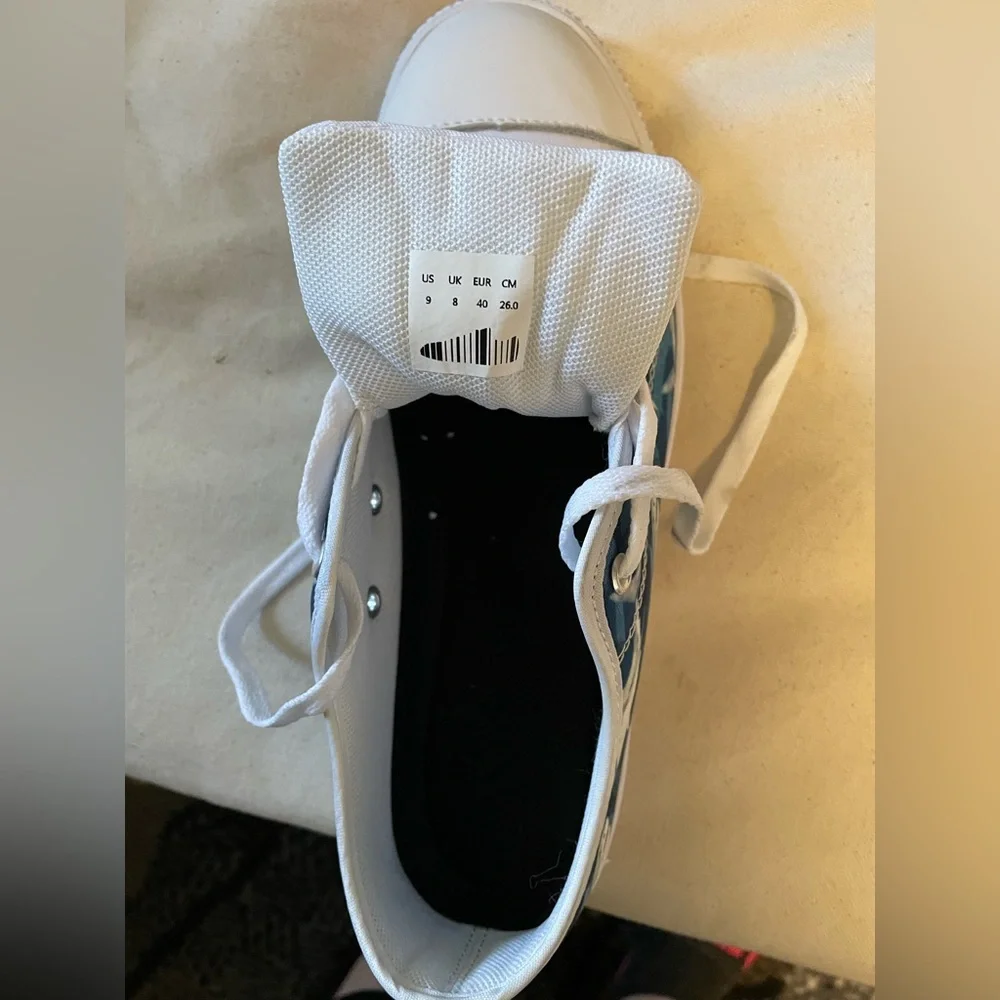 Custom Shark Sneakers women’s size 9 or men’s size 7 - Picture 6 of 6